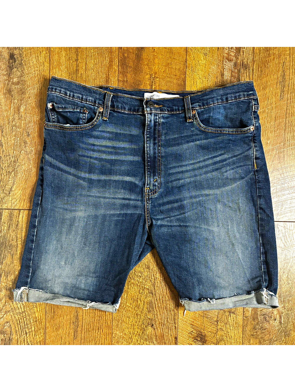 Signature by Levi Strauss & Co Men's Denim Jean Shorts Size 38 Cuffed Distressed